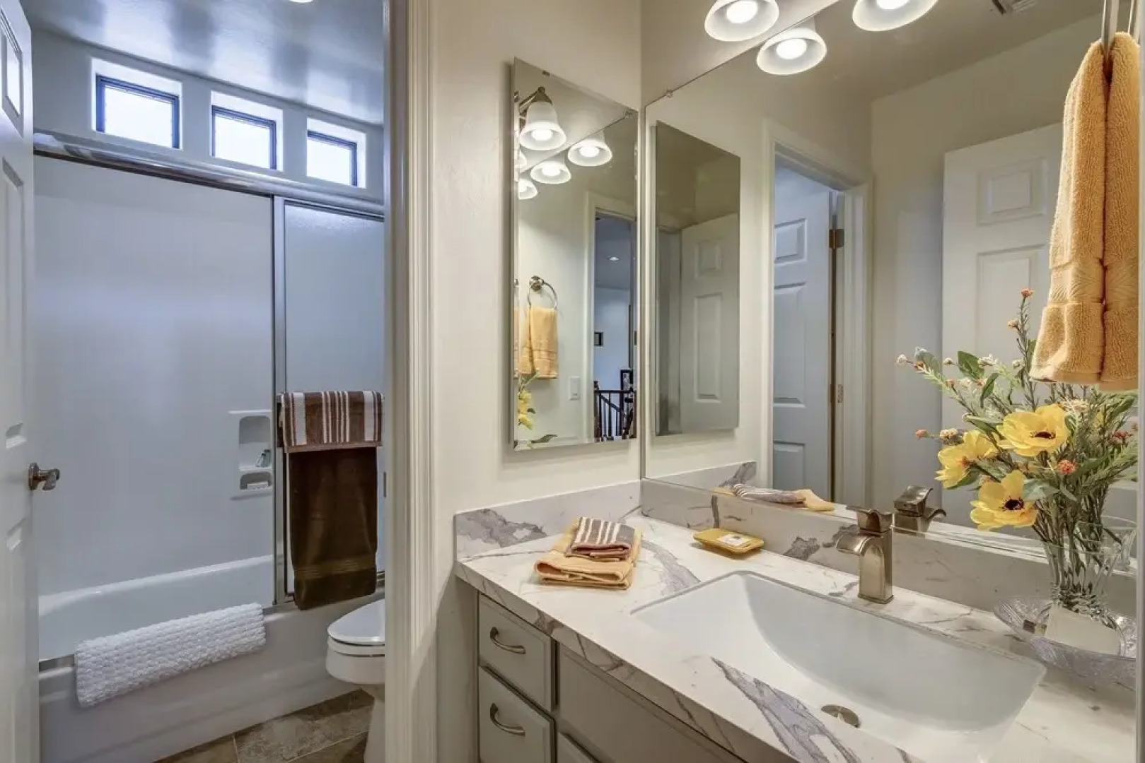 Freeport - 4 Br home by RedAwning