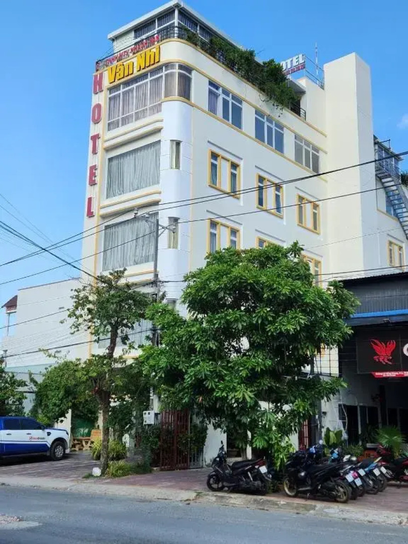 Van Nhi Hotel