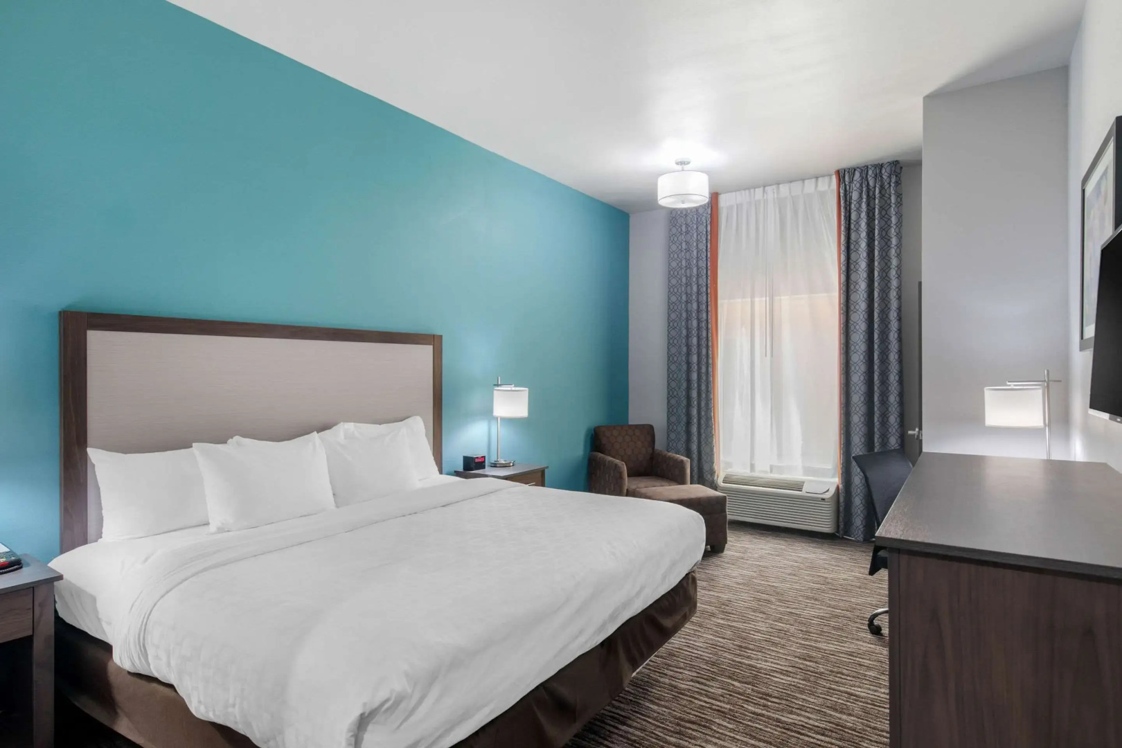 Clarion Inn & Suites DFW North
