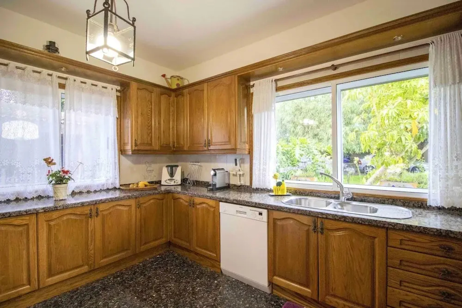 Villa With 5 Bedrooms In La Esperanza With Indoor Pool Enclosed Garden And Wifi