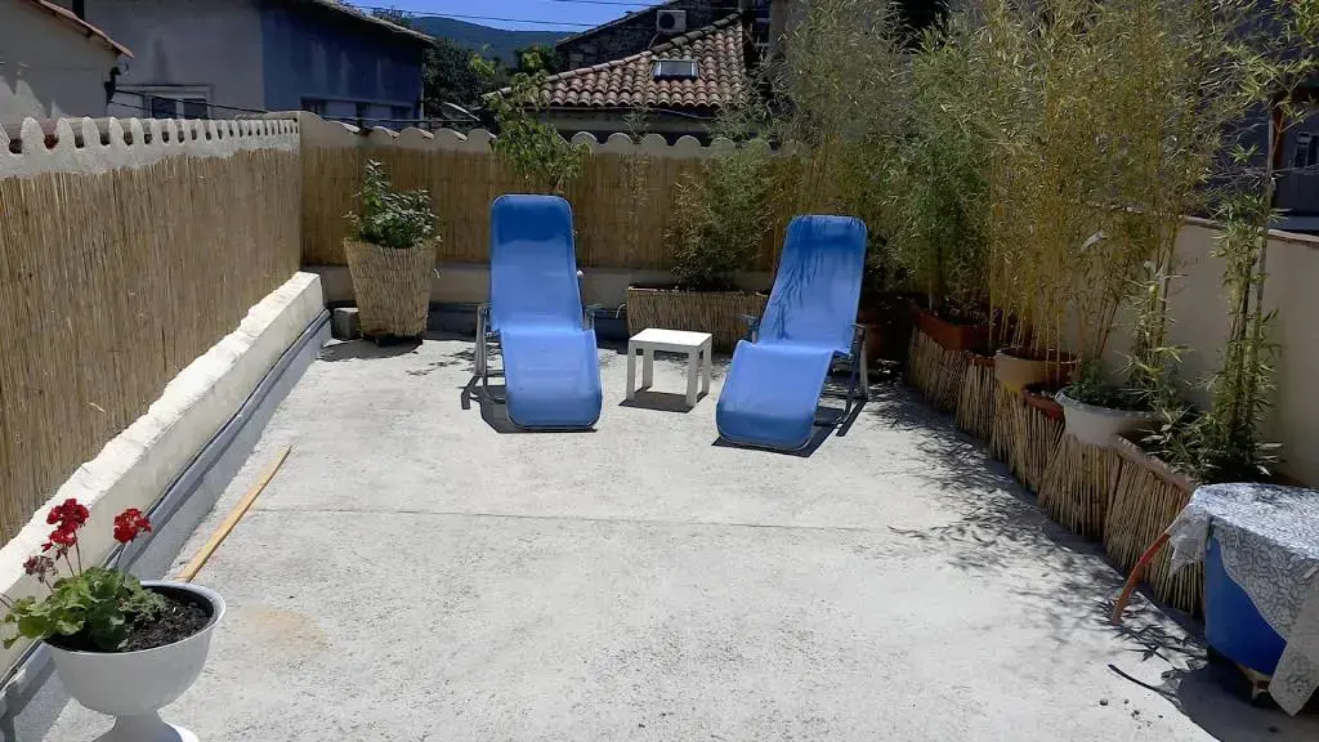 T2 dans maison de village