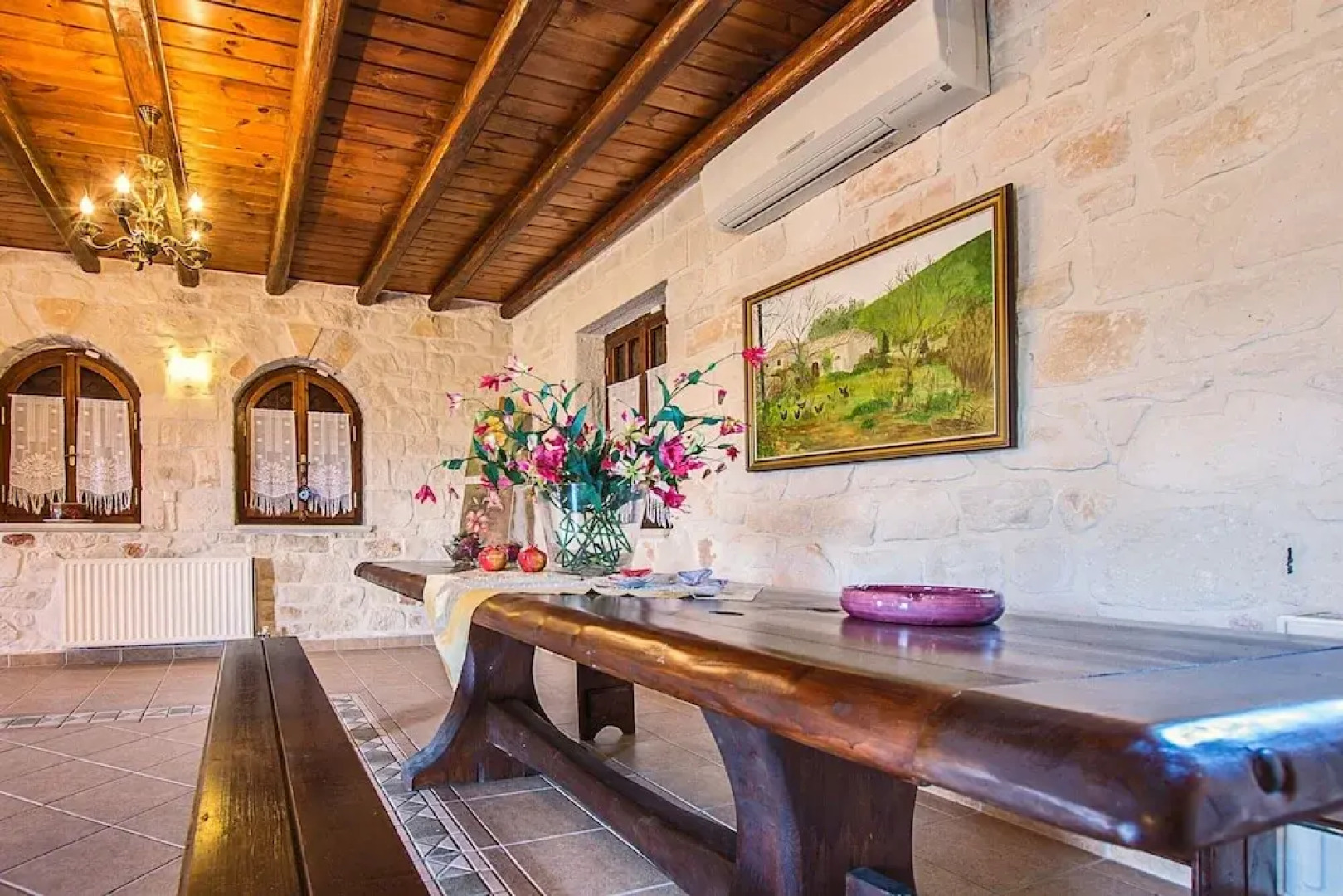 The Vivian - Luxury Stone Villa