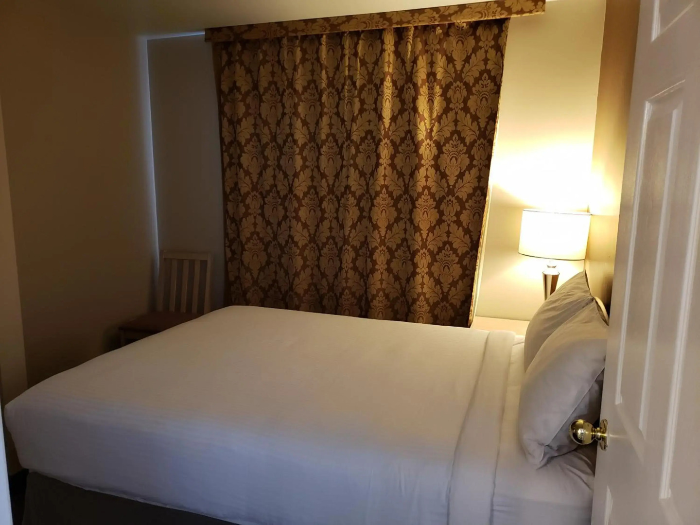 Shemron Suites Hotel