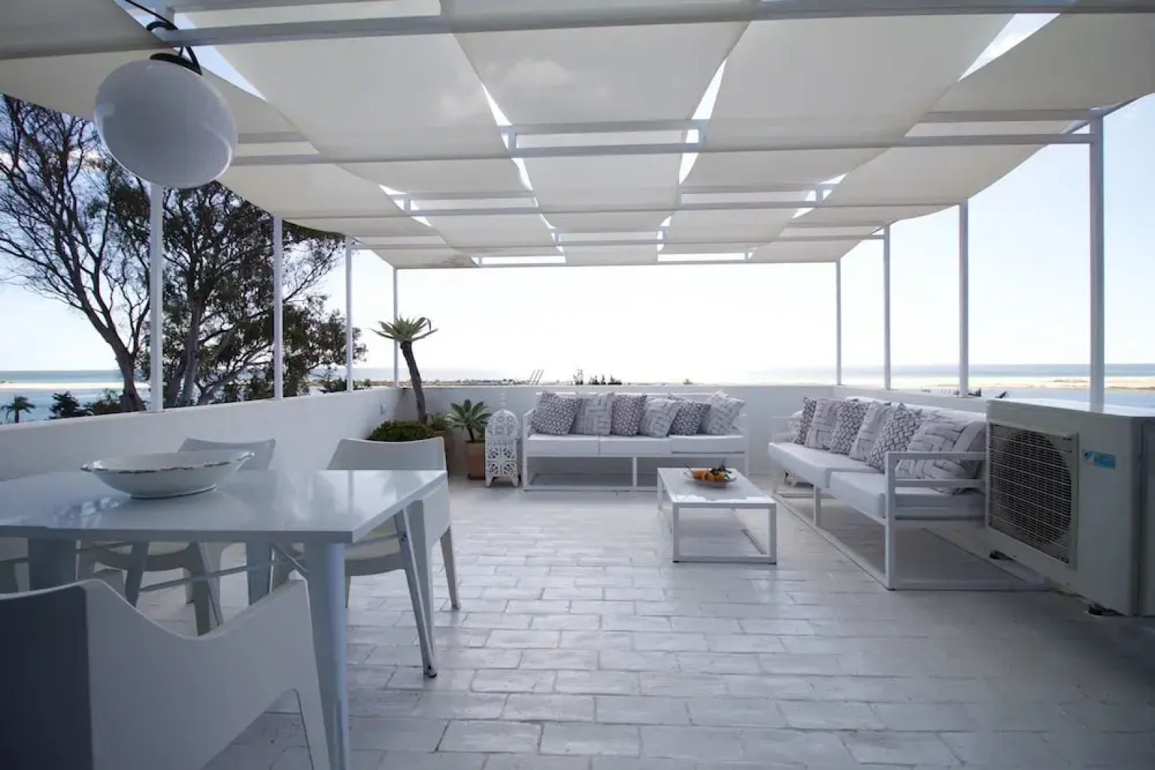 Horta do Mar 2 by Lightbooking