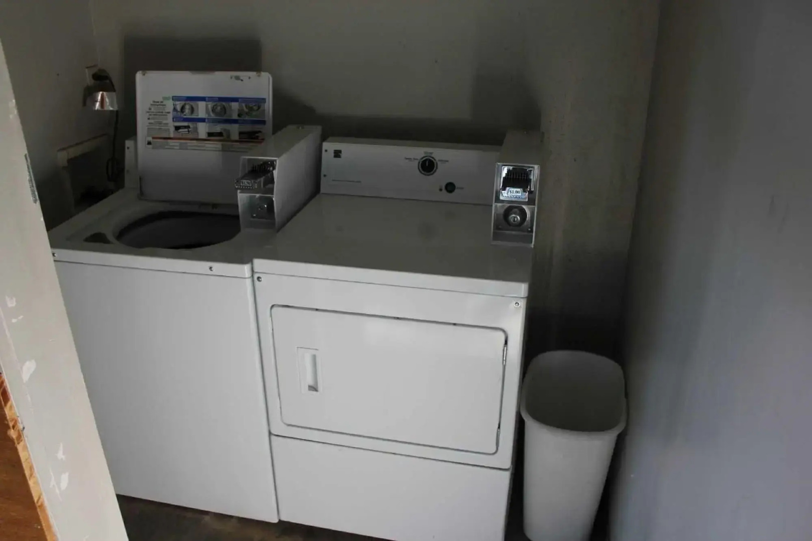 Oak Hill Inn & Suites