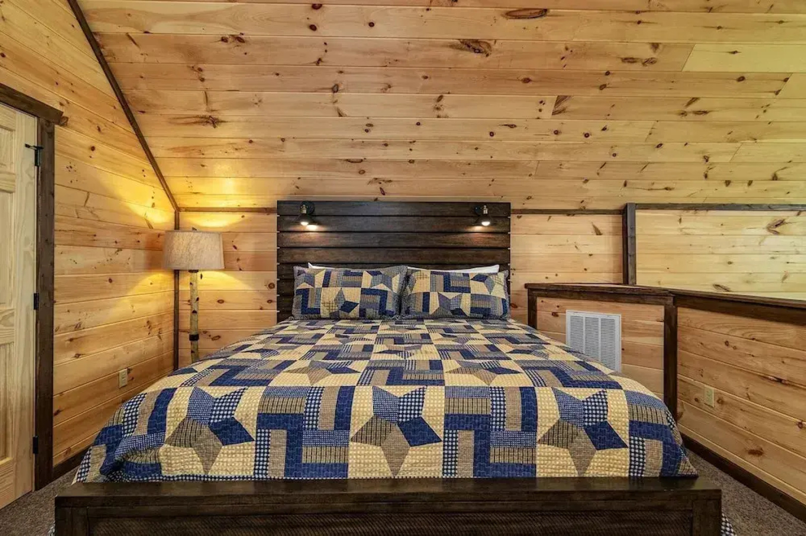 Take A Paws - 3 Bedrooms, 3 Baths, Sleeps 8 1 Cabin by RedAwning