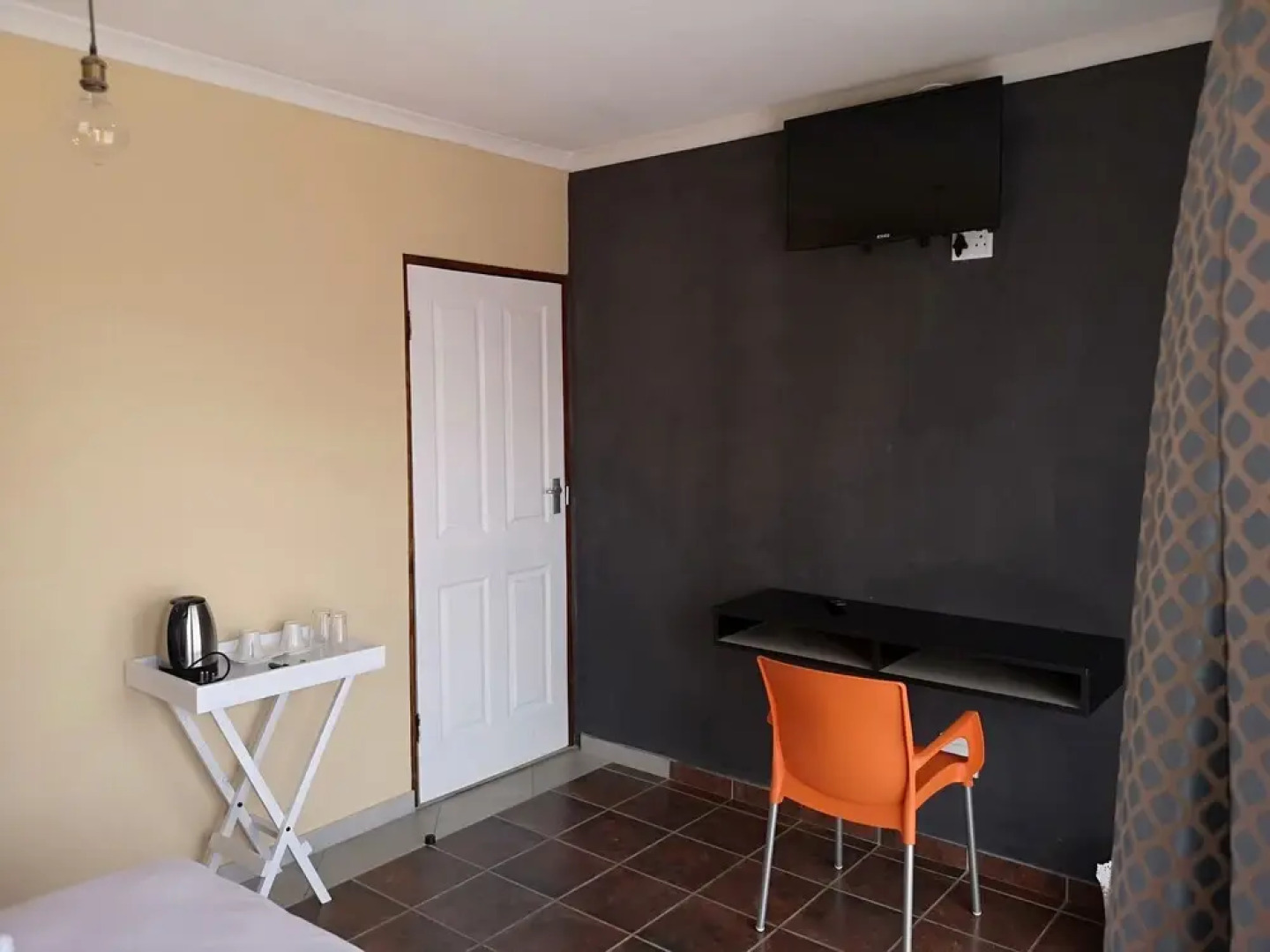 Koi sun Hotels Beverly Hills Inn