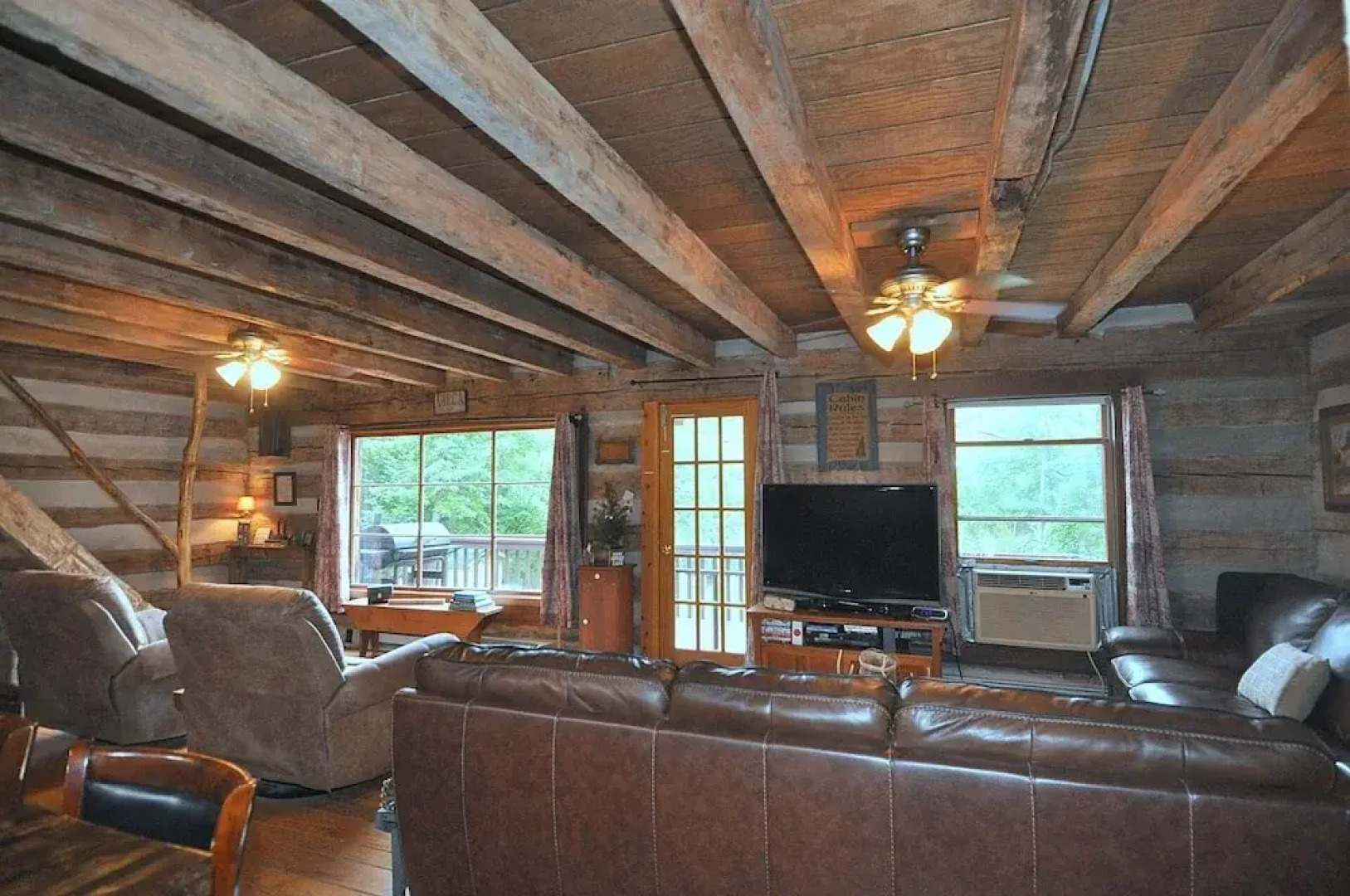 Pondview Cabin - Log Cabin Retreat