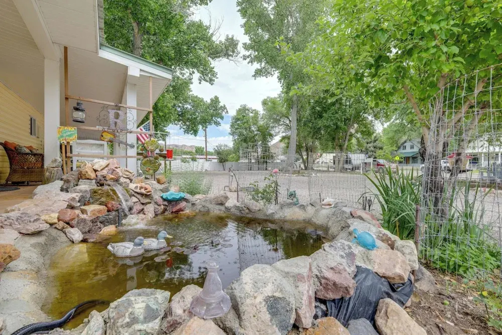 Outdoorsy Caliente Retreat w/ Screened Porch