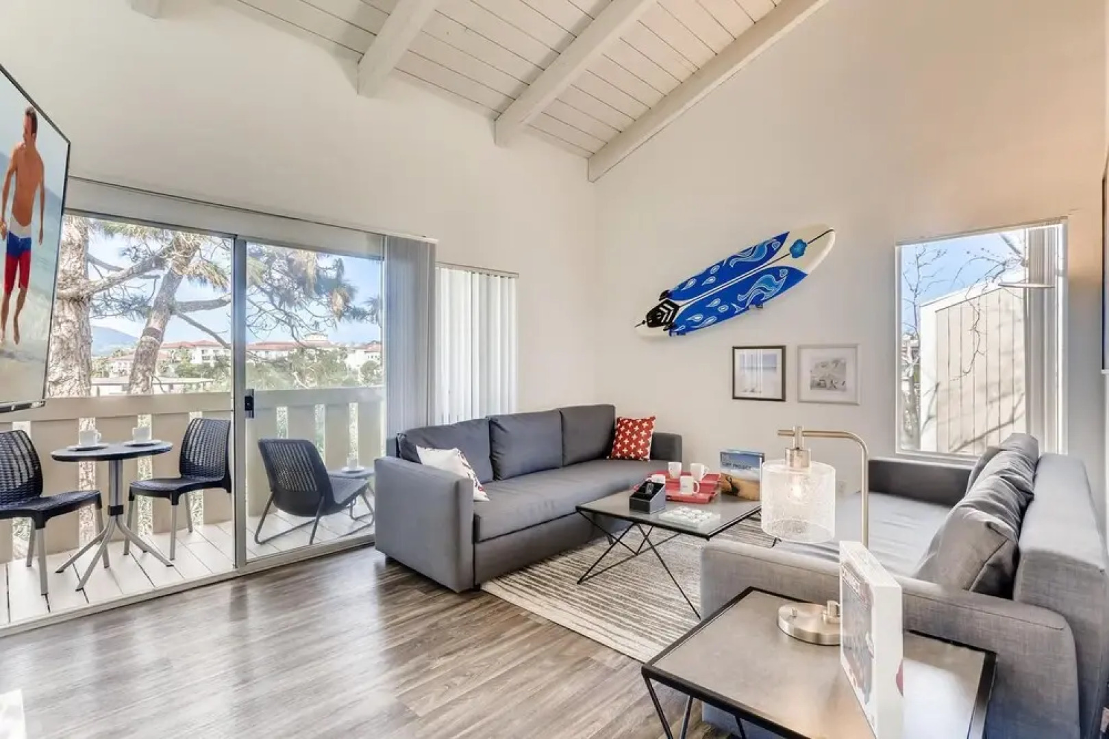 Escape At The Beach - Near Ritz Carlton - Private Entrance - 2BR - Fast WIFI - Free Parking! (MB2)