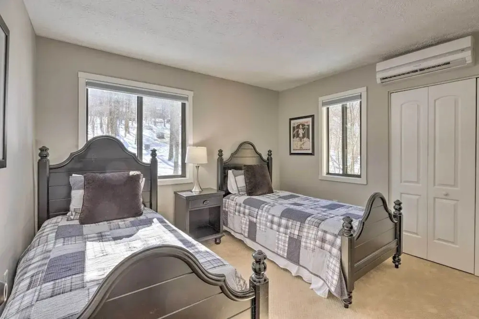 Bright Wintergreen Resort Home; Deck & Grill!