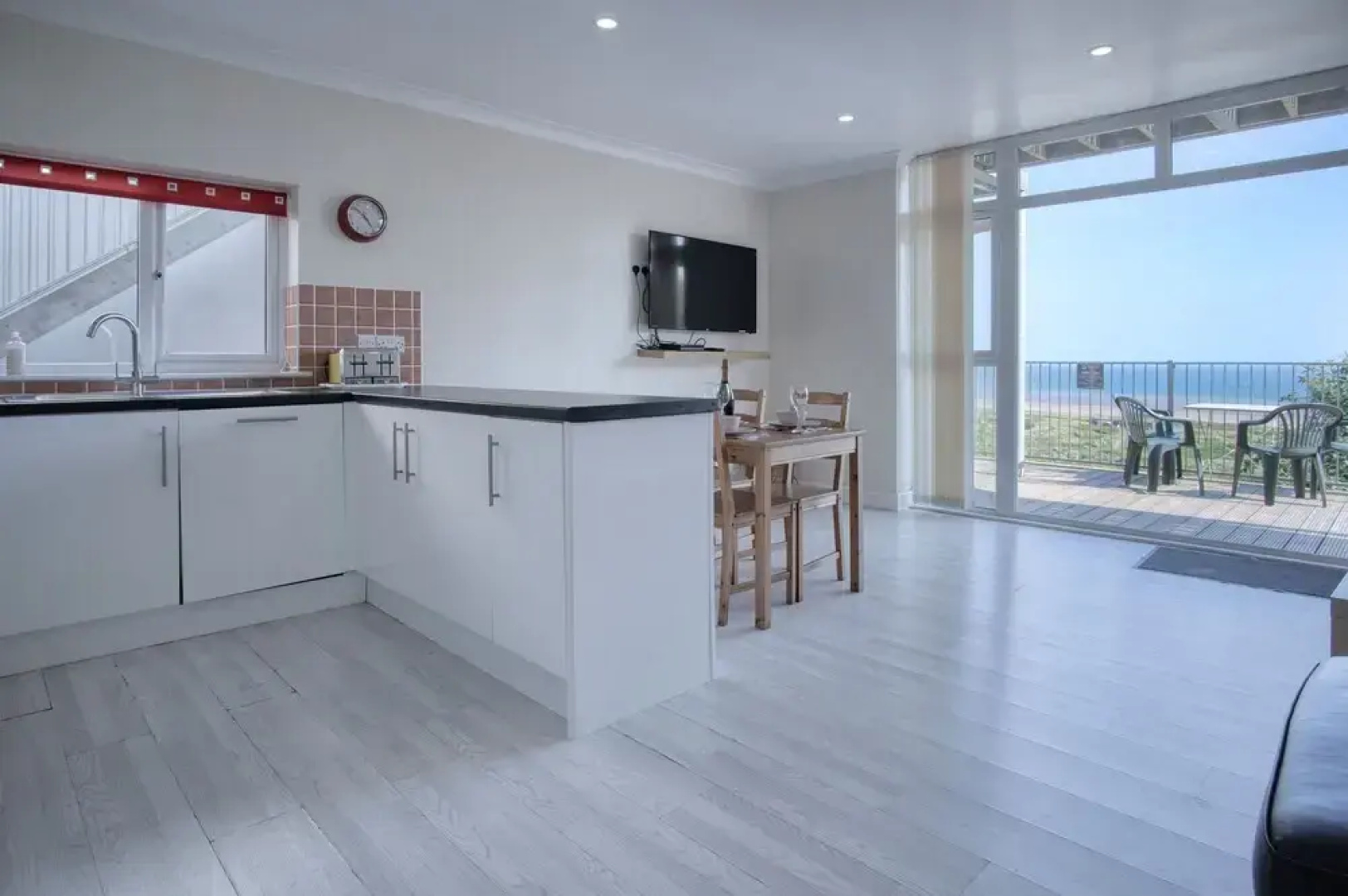 Sunbeam - 2 Bedroom Apartment - Pendine