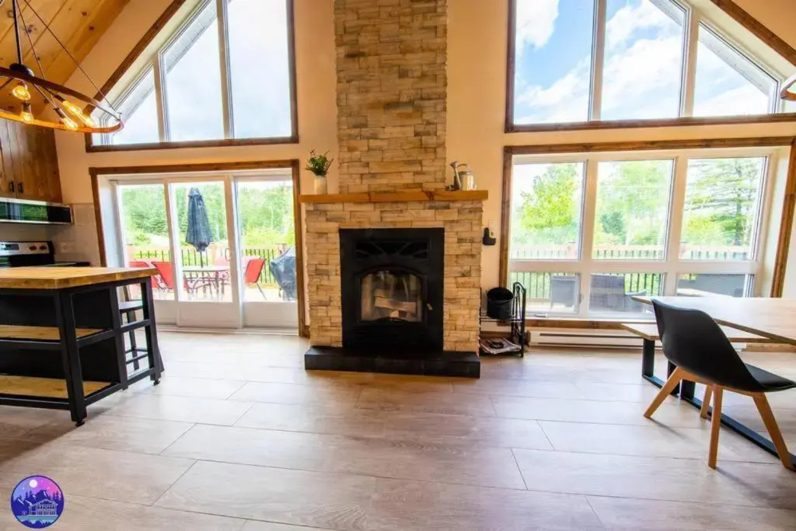 Chalet du Sommet- Pet Friendly- SPA- St-Côme