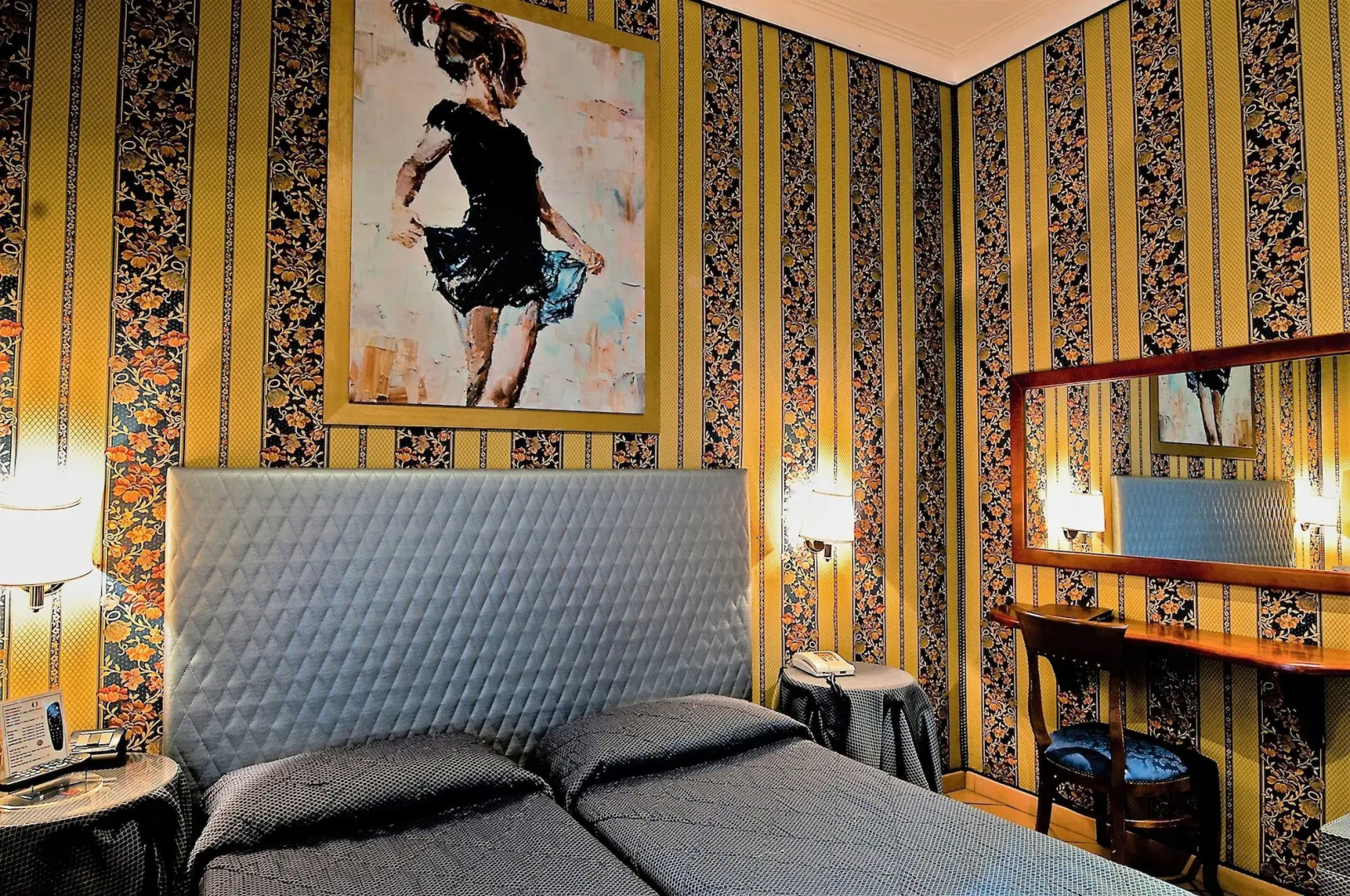 Hotel Lirico