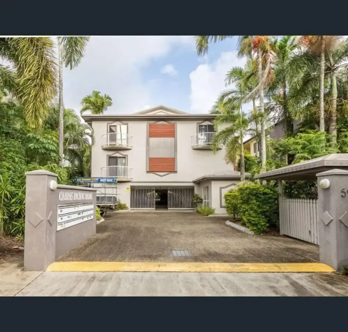 Contemporary Convenient Central Retreat