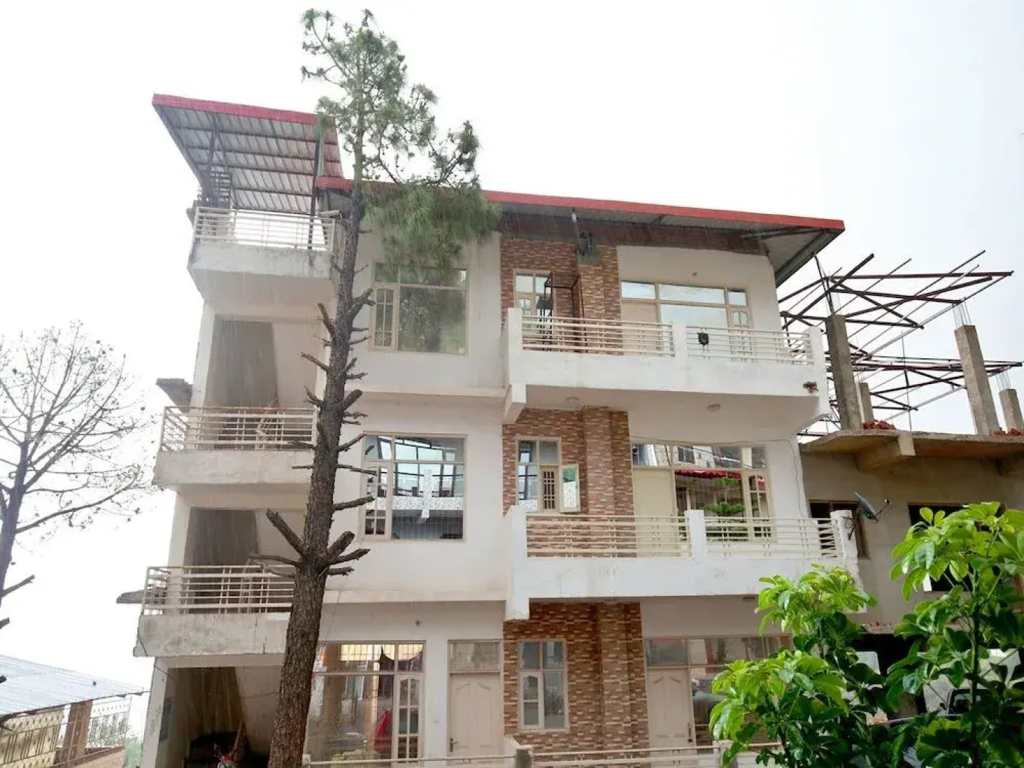 OYO 13433 Home Kasauli View 2BHK Dharampur