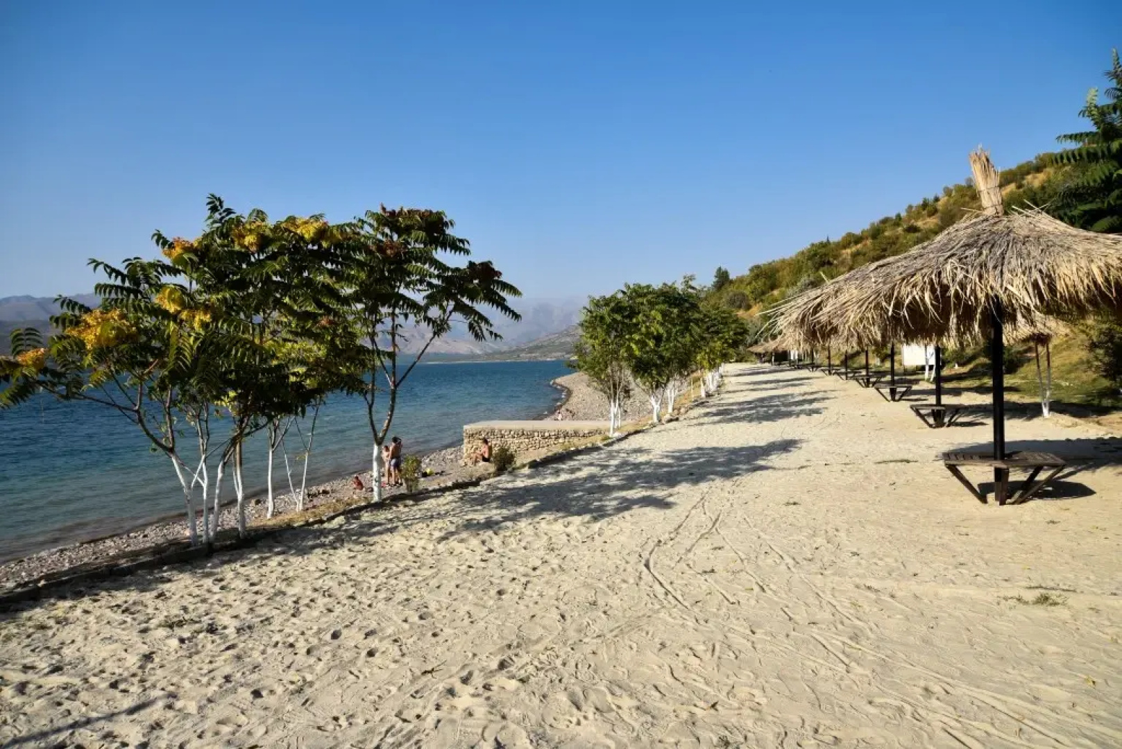 Lake House Resort hotel