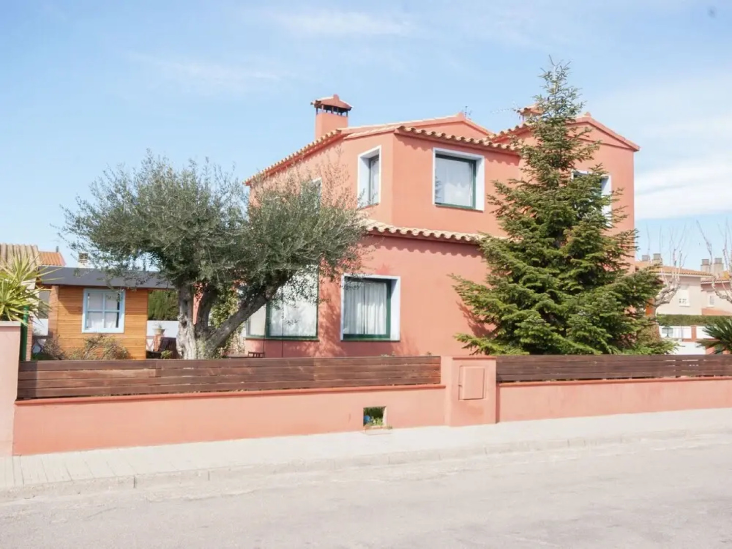 Luring Holiday Home in Girona With Swimming Pool