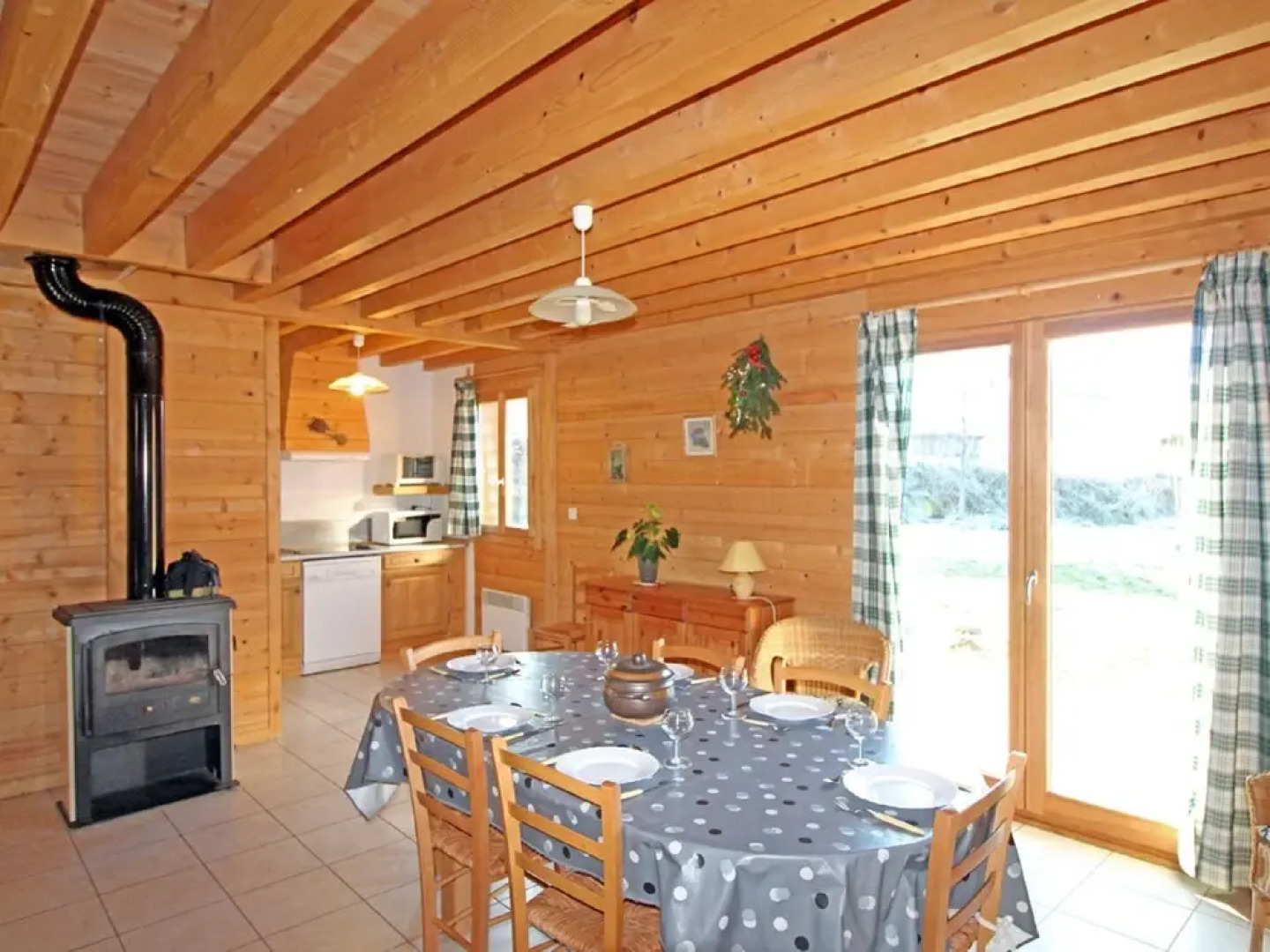 Wooden Chalet With a Washer, Near a Lake