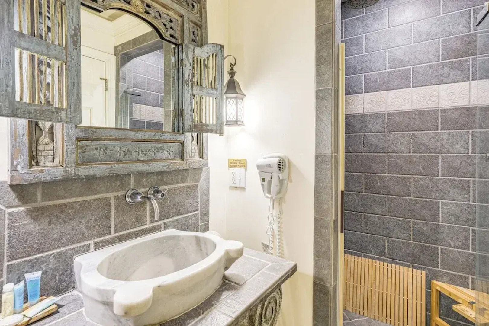 9-acre New River Retreat Near Radford University