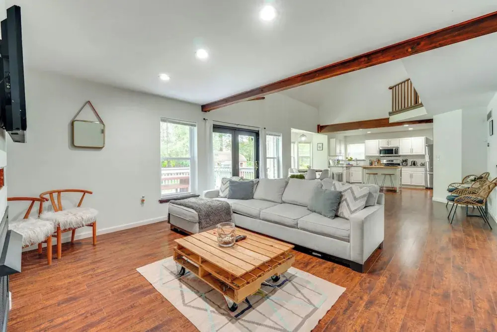 Tannersville House: Bar & Deck, 2 Mi to Ski Resort