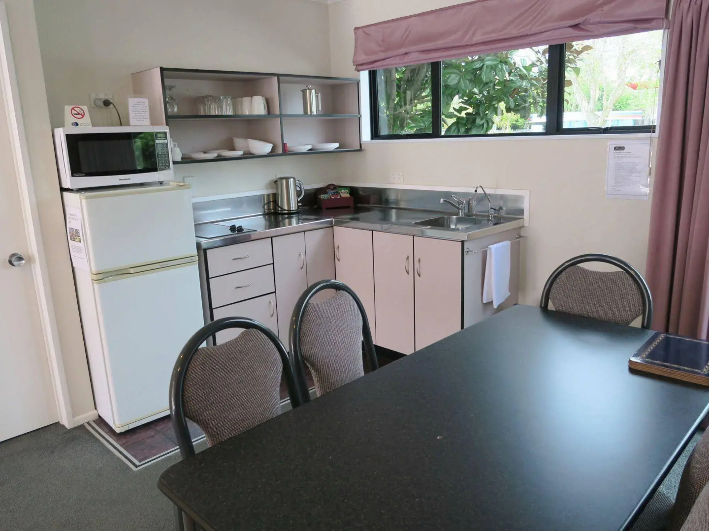 Shadzz Motel & Conference Centre