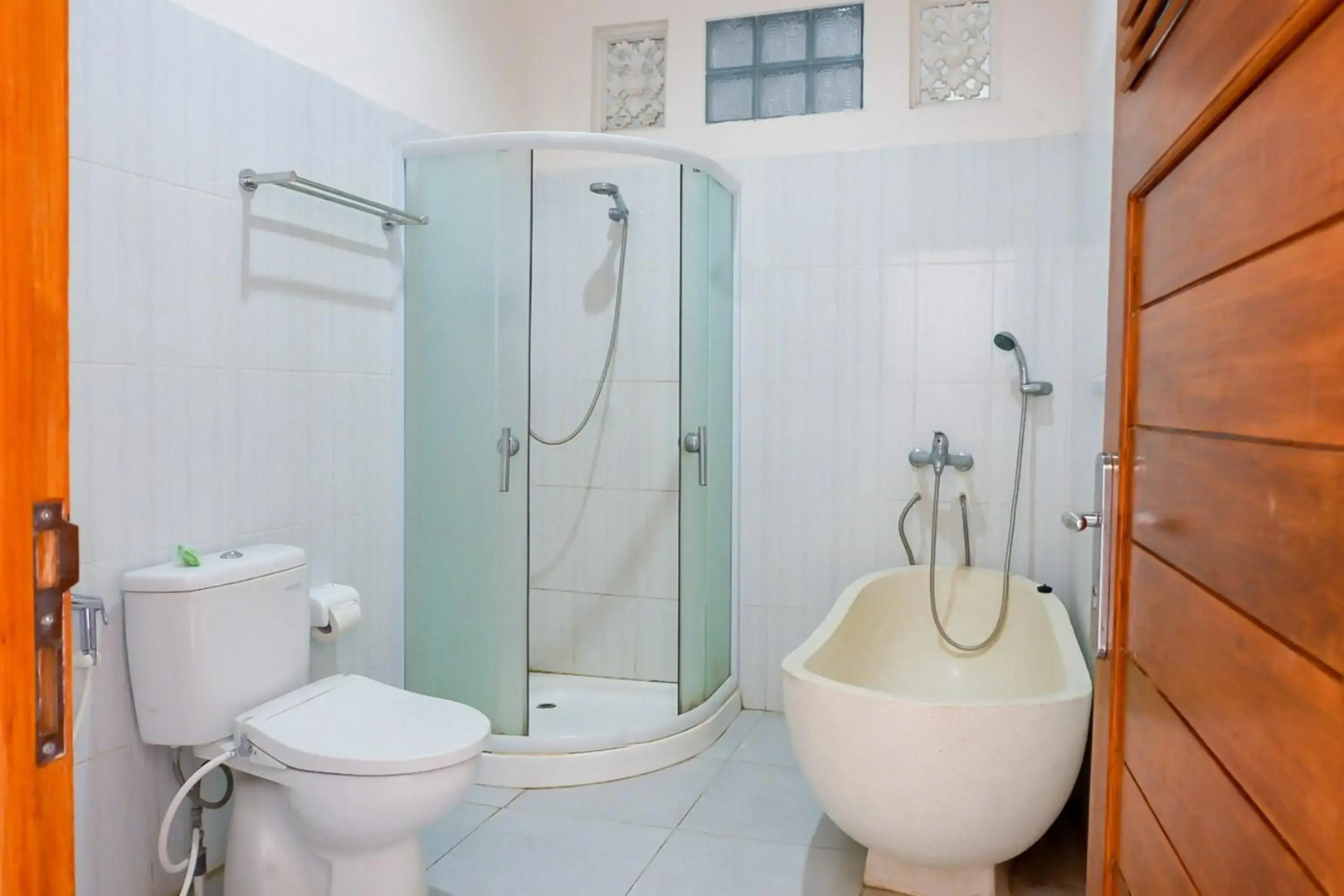 Segara Hotel and Restaurant