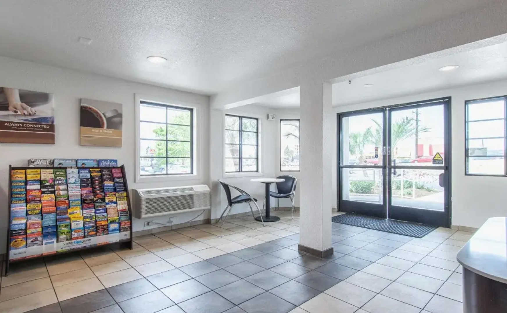 Motel 6 Buena Park, CA - Knotts Berry Farm - Disneyland