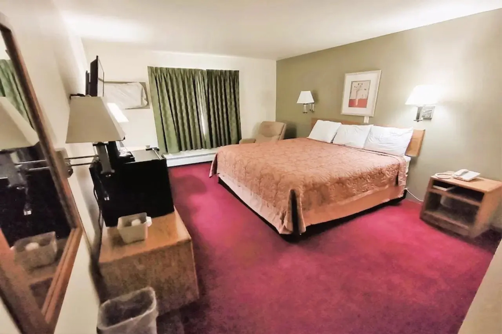 Love Hotels Staples by OYO at HWY 10 MN