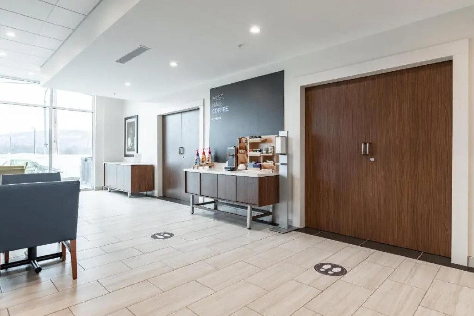 Holiday Inn Express & Suites Moundsville by IHG