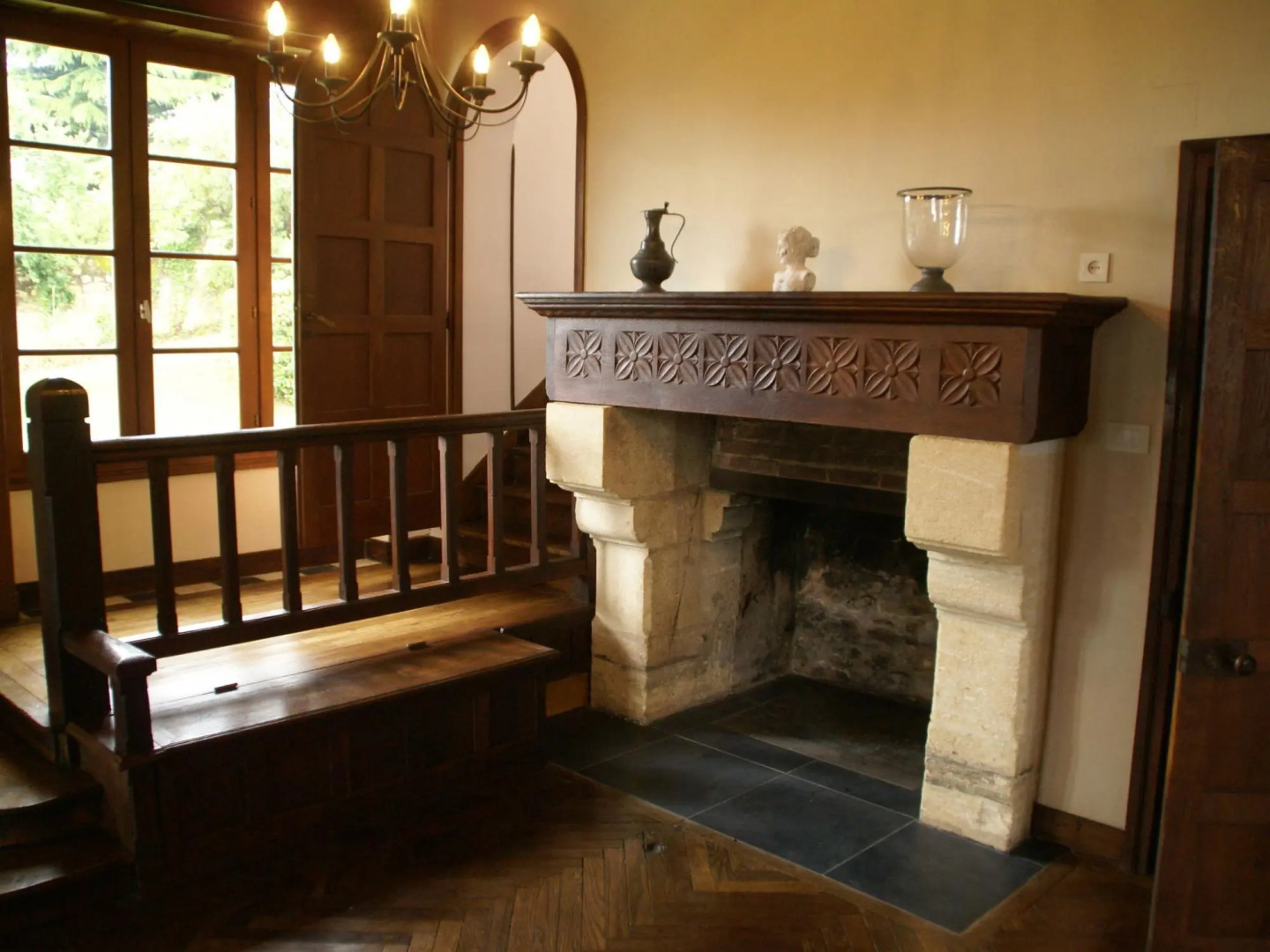 Sumptuous Mansion in Belves with Pool and Panoramic Sea Views