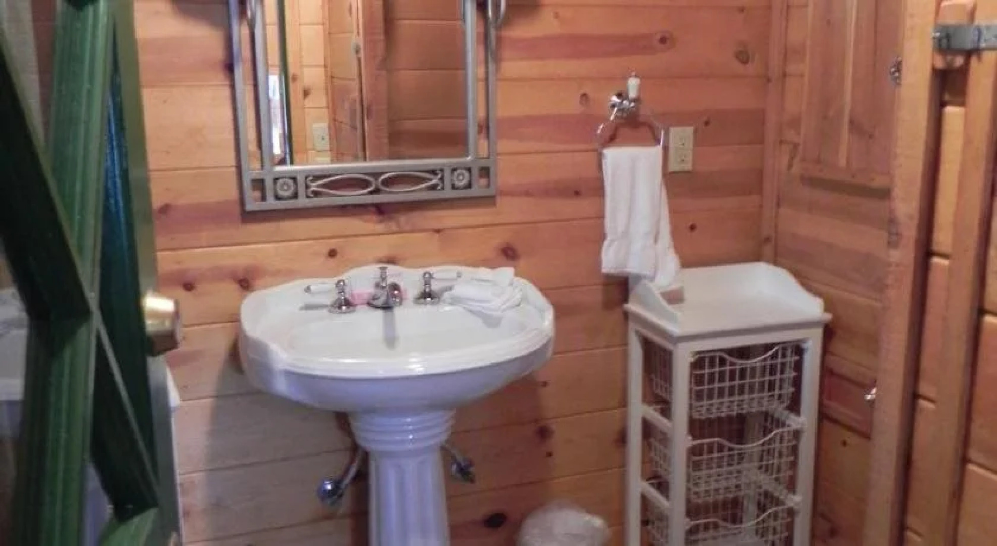 Mechem Dr Apache Village & Cabins by VTrips