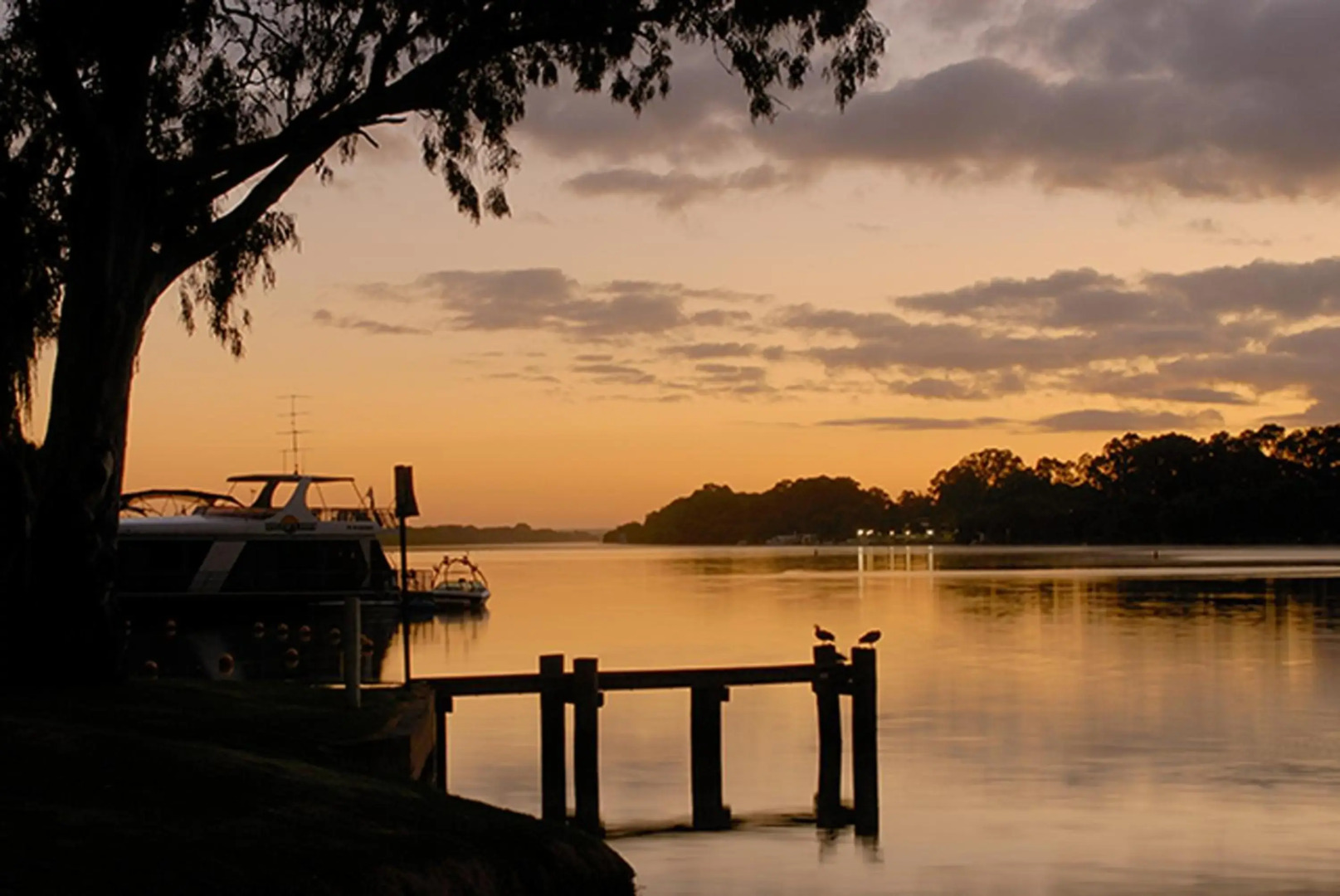 Romantic Getaways at Riverview Rise Retreats