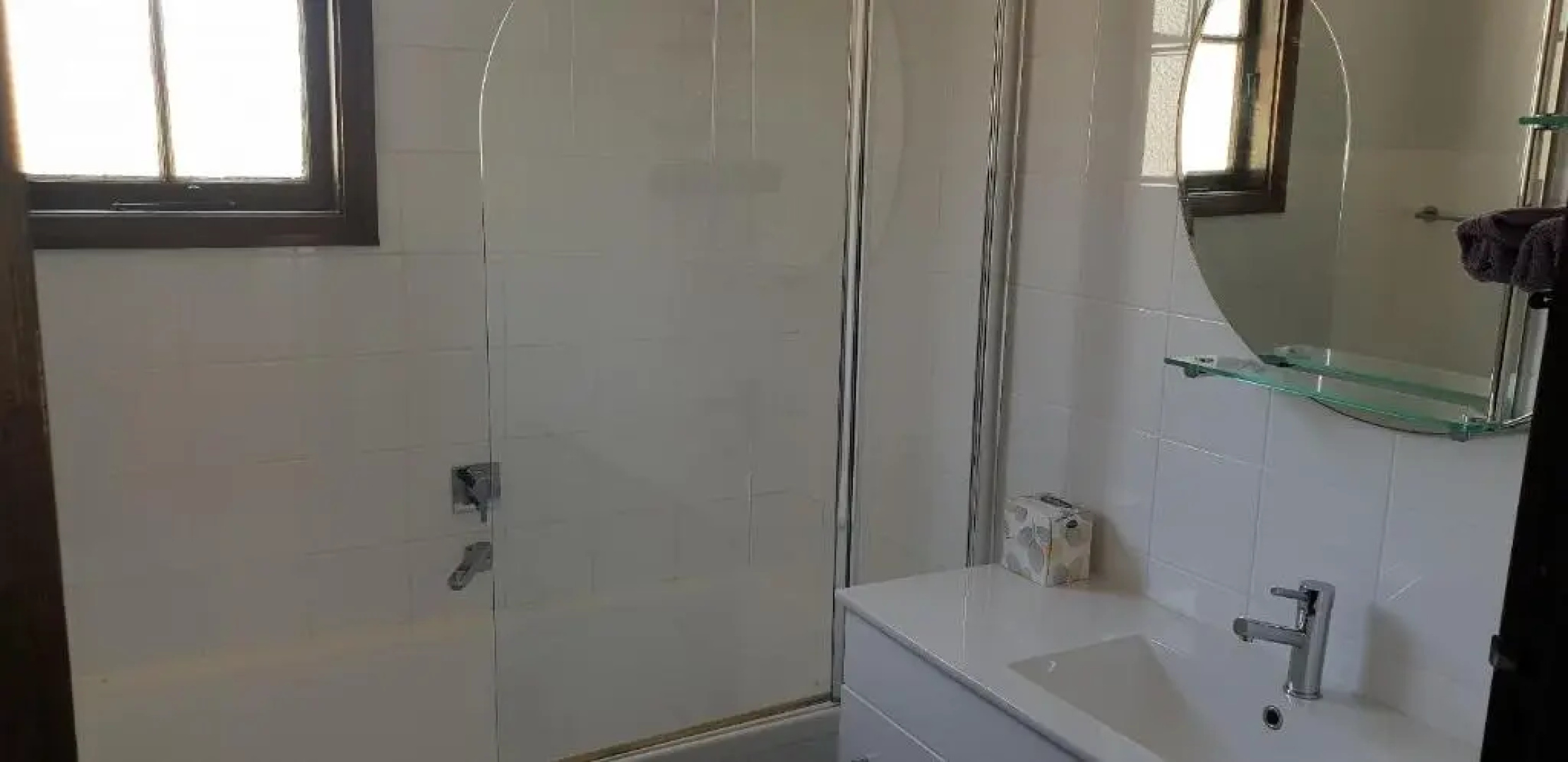Walnut Cottage - 2 bedroom pet friendly country cottage