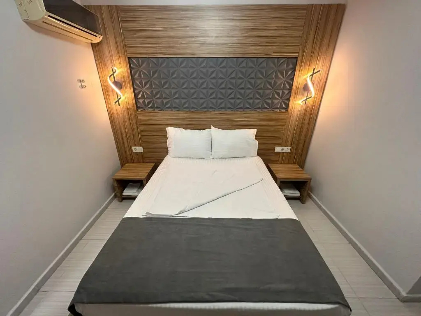 Royal Ezel Hotel