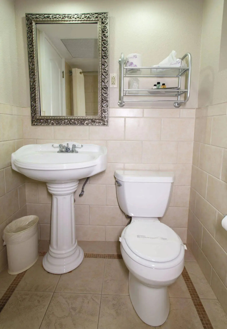 The Sea Lord Hotel & Suites (Adults Only)