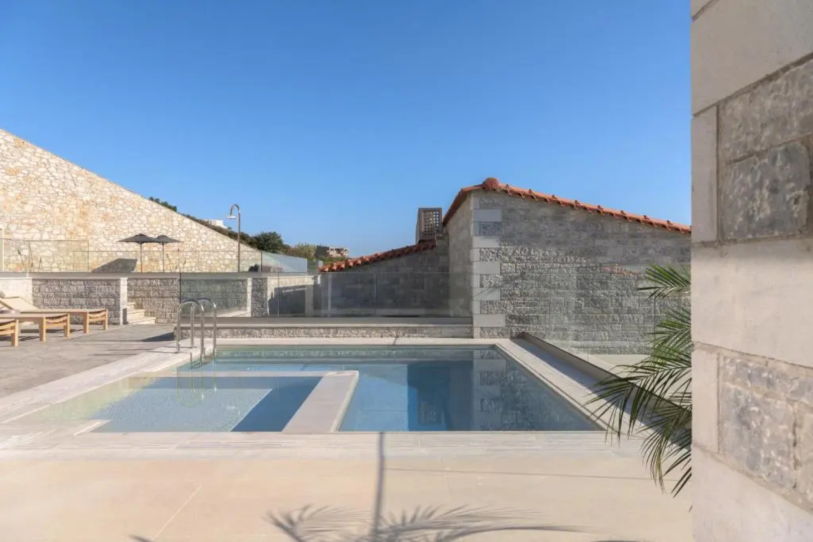 ViveVerde Villa, featuring 3 Pools - Walking distance to Beach & Shops, By ThinkVilla