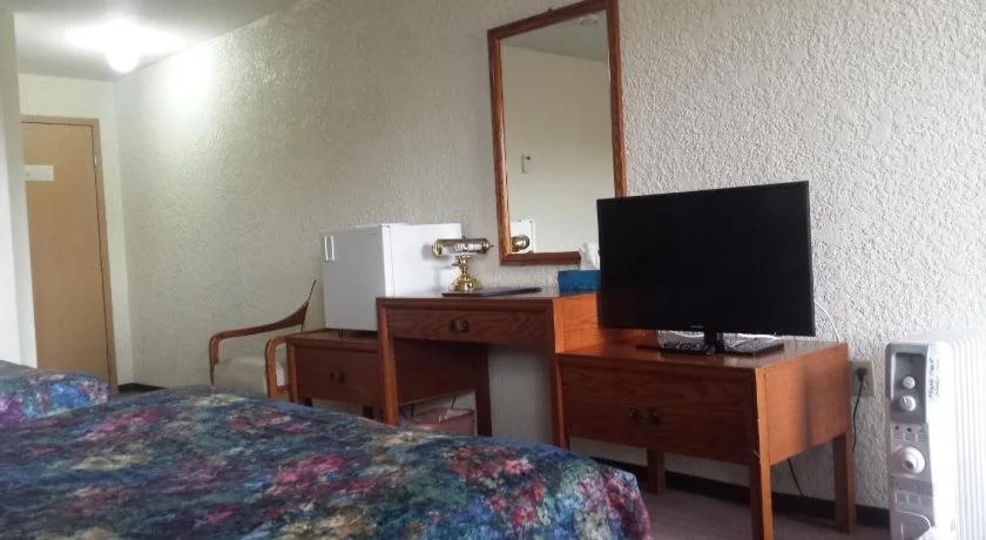 Maple Creek Motor Inn