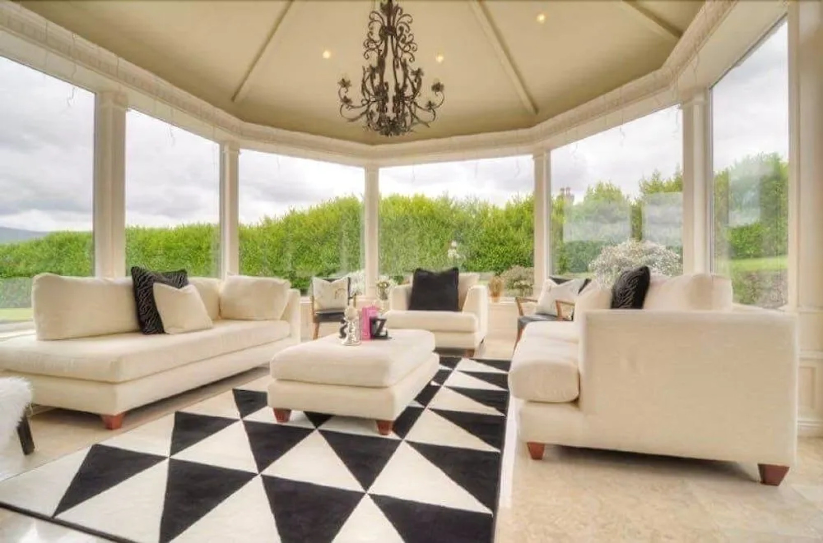 Lakeview Lodge Bed and Breakfast