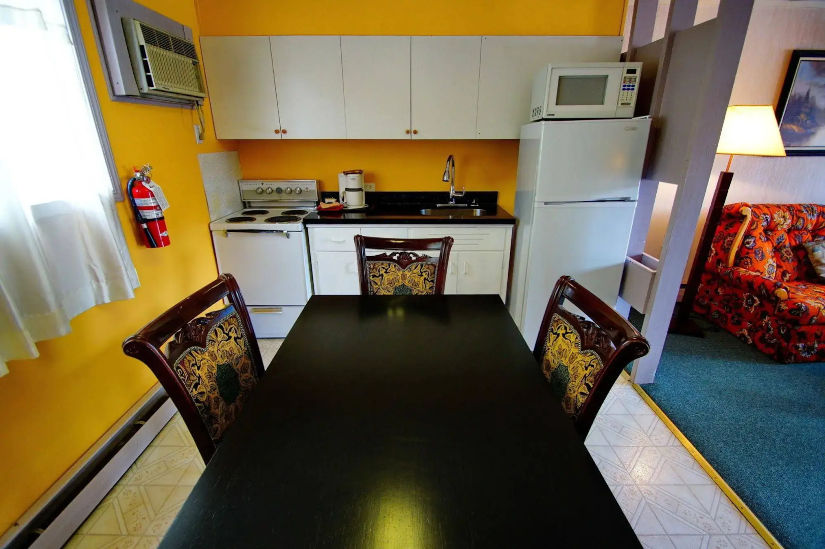 Alpine Inn & Suites