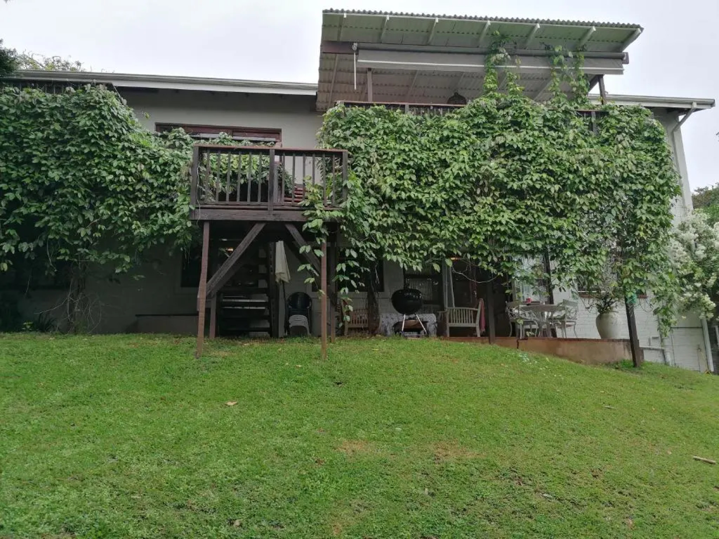 Laughing Gecko Lodge2