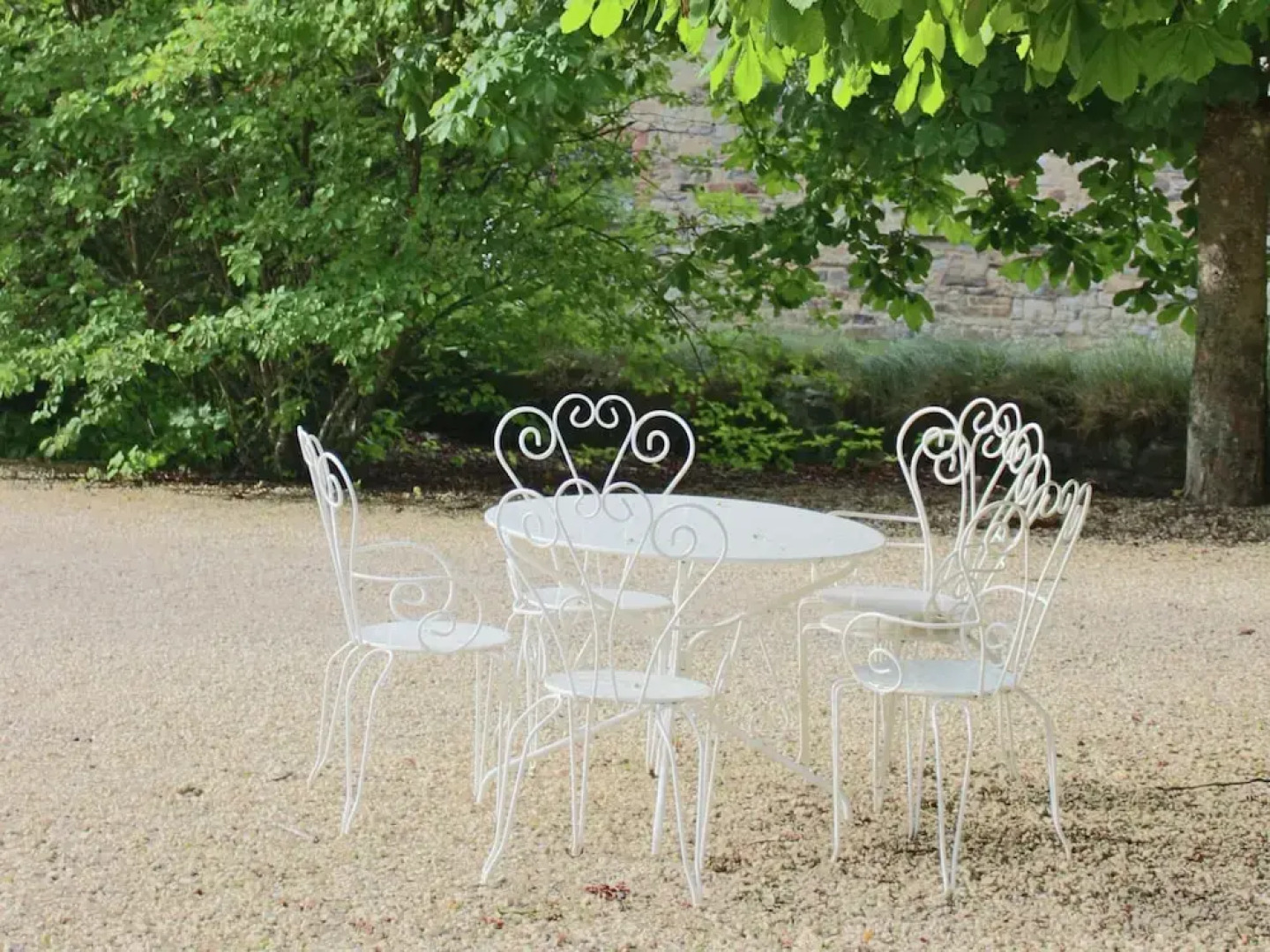 Delightful Castle in Bastogne With Bubble Bath