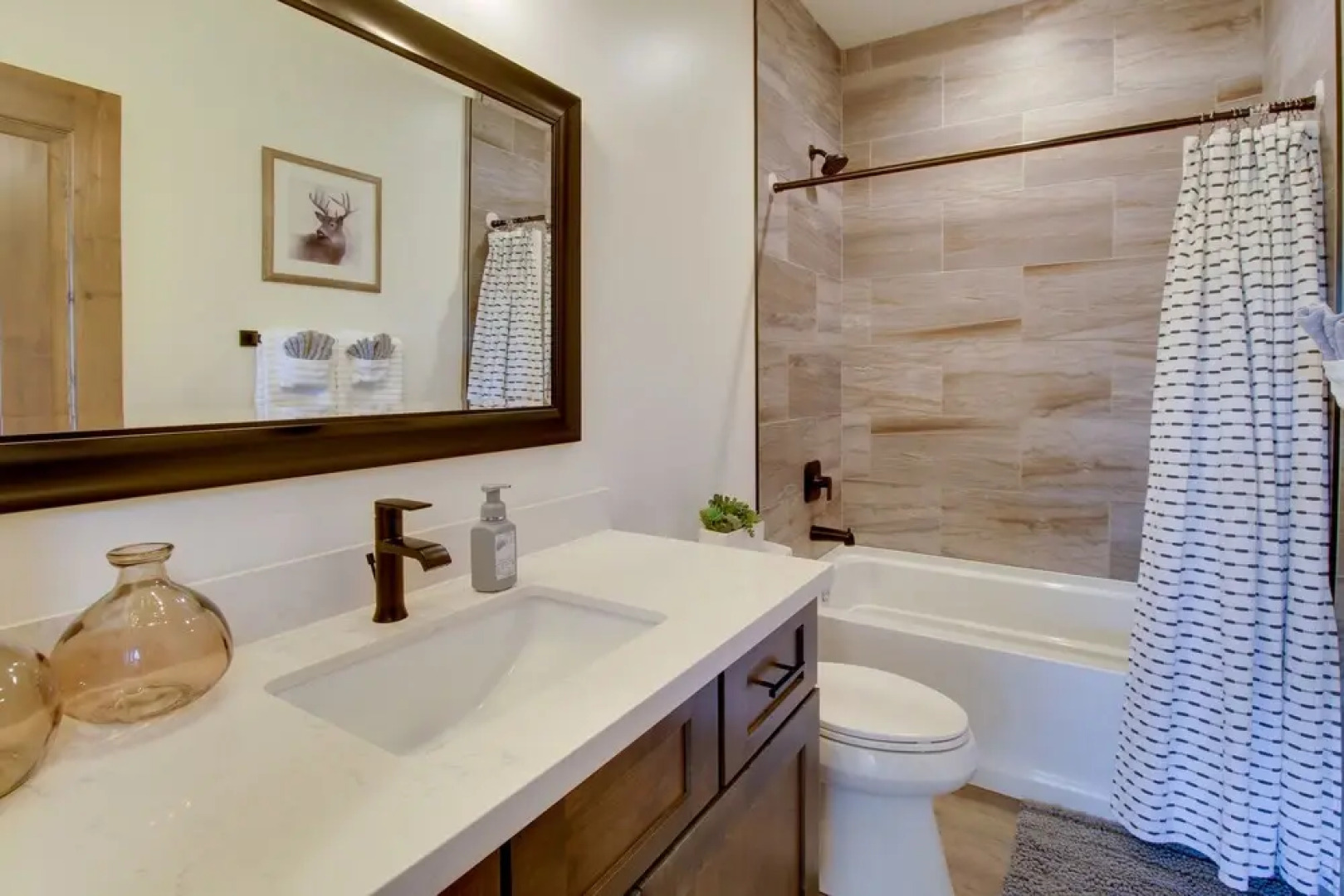 Show Low Cabin w/ Deck, Near Golfing & Hiking!