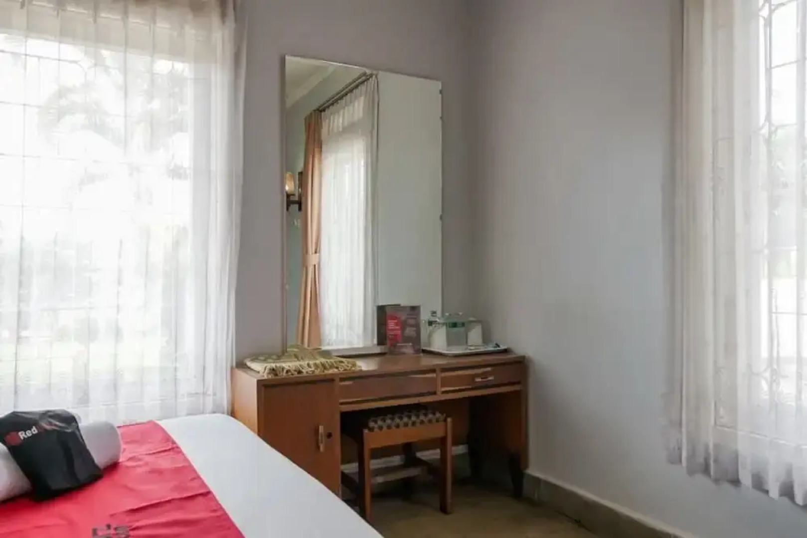 RedDoorz near Ngarai Sianok Bukittinggi