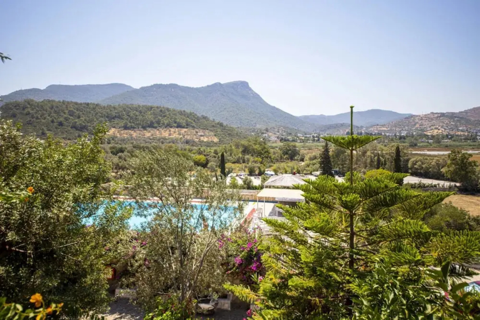 Lovely Flat With Pool and Nature View in Bodrum