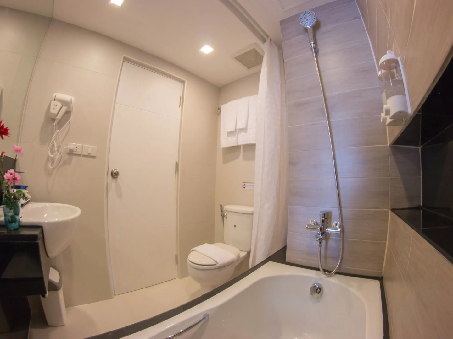 Racha Residence Sri Racha