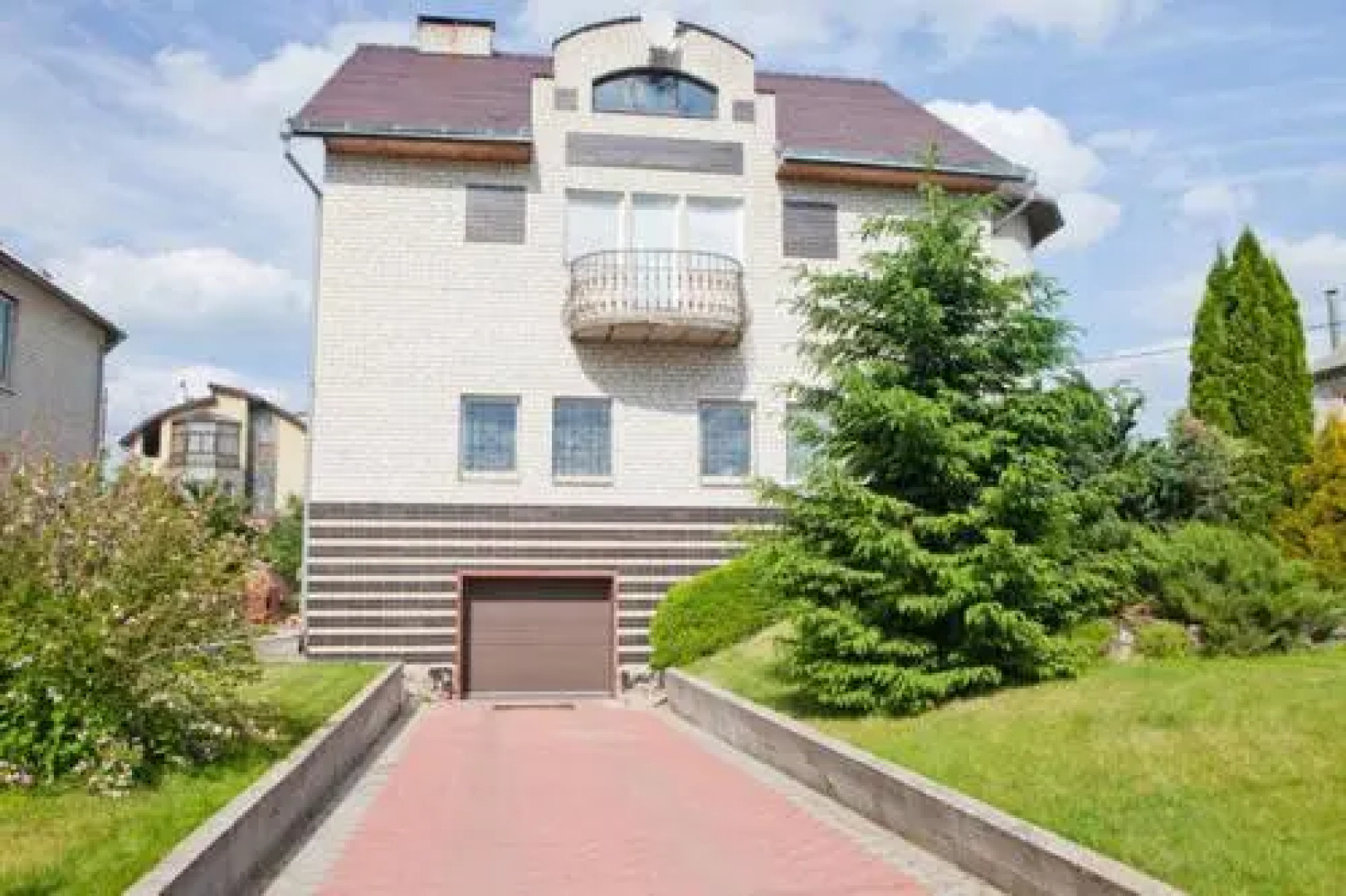 Guest House v Petrovskom