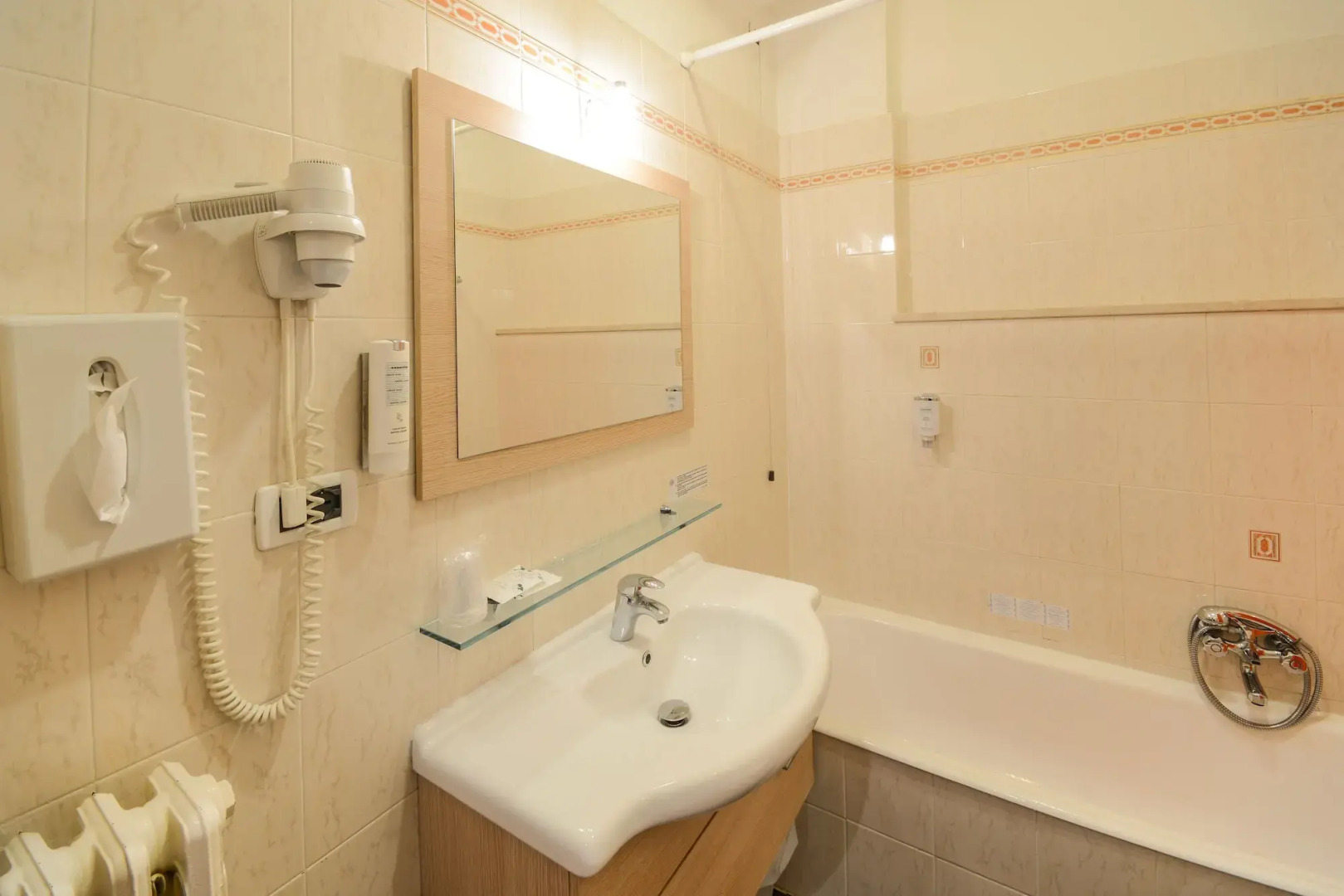 Hi Hotels Sirmione - Lakeview Pool