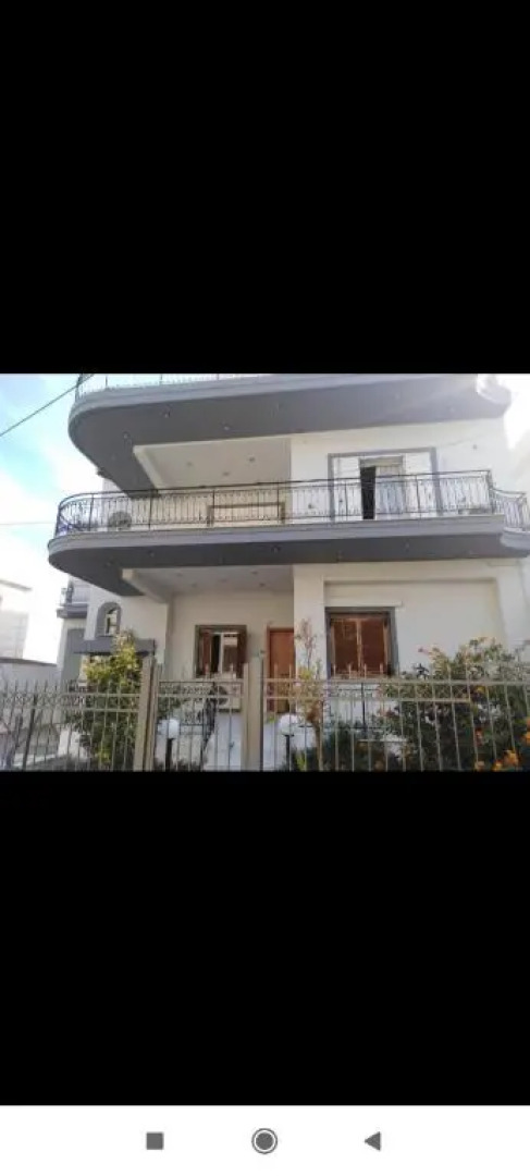 Dora's nest 5' min from the airport.