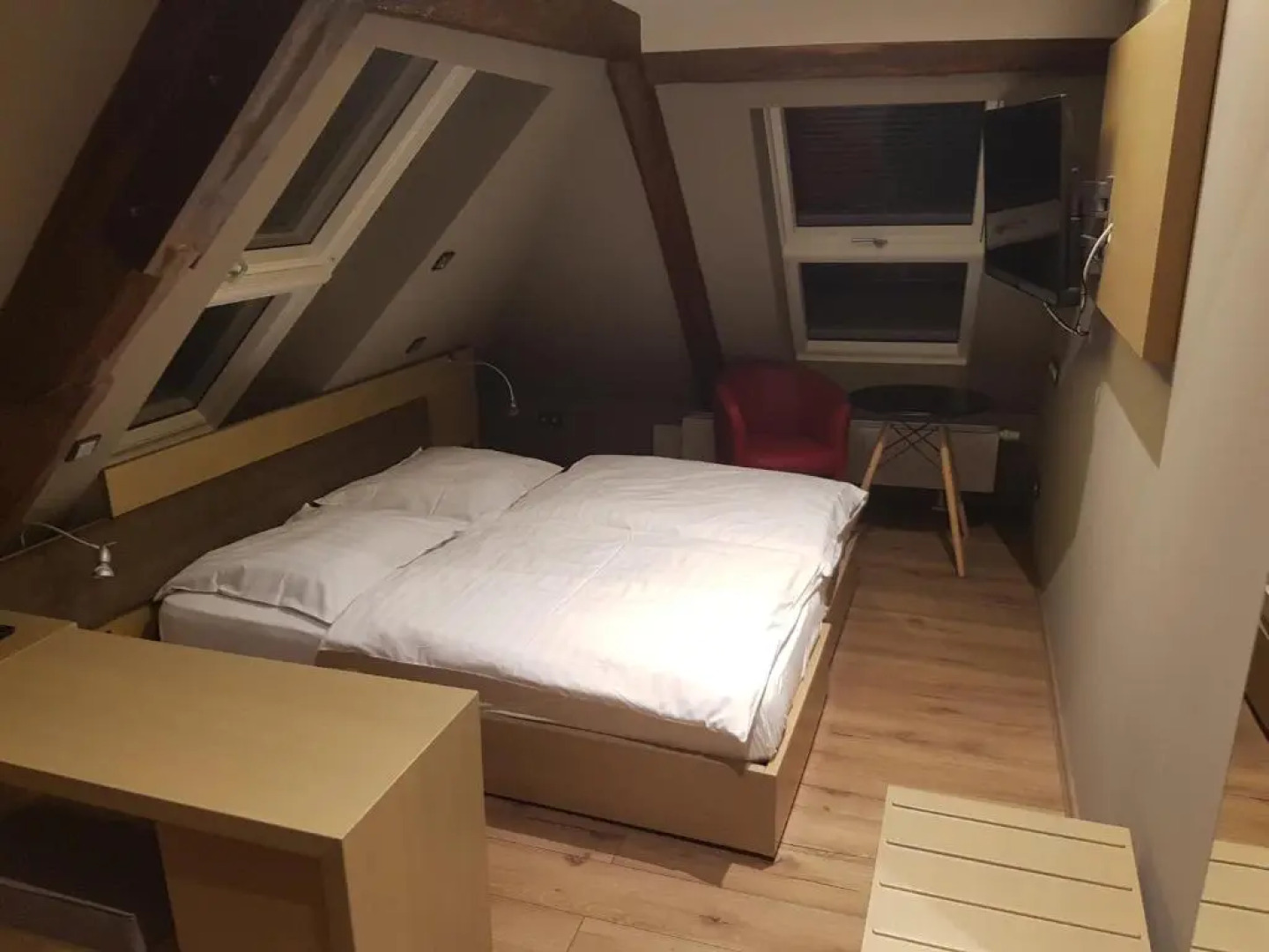 Angelis Pension - Restaurant zum grunen Baum